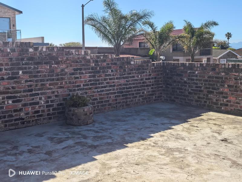 To Let 2 Bedroom Property for Rent in Heiderand Western Cape
